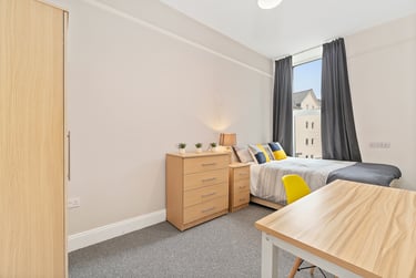 2 bed flat, Ford Park Road, Mutley, Plymouth, PL46QY - Image 3